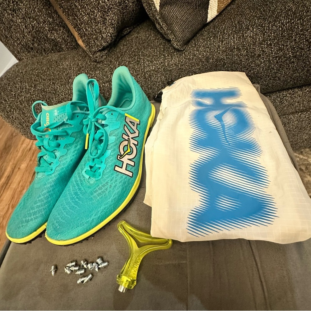 HOKA One One, Cielo X MD, Carbon Fiber Spikes, 7 Men, 8.5 women